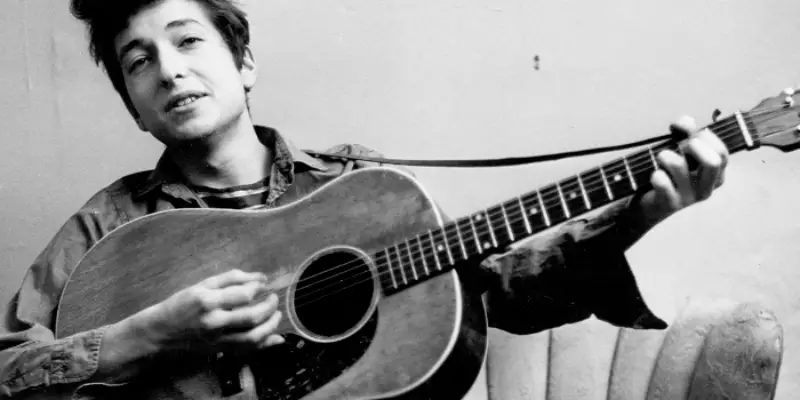 Blog layout 3 The Many Faces of Bob Dylan